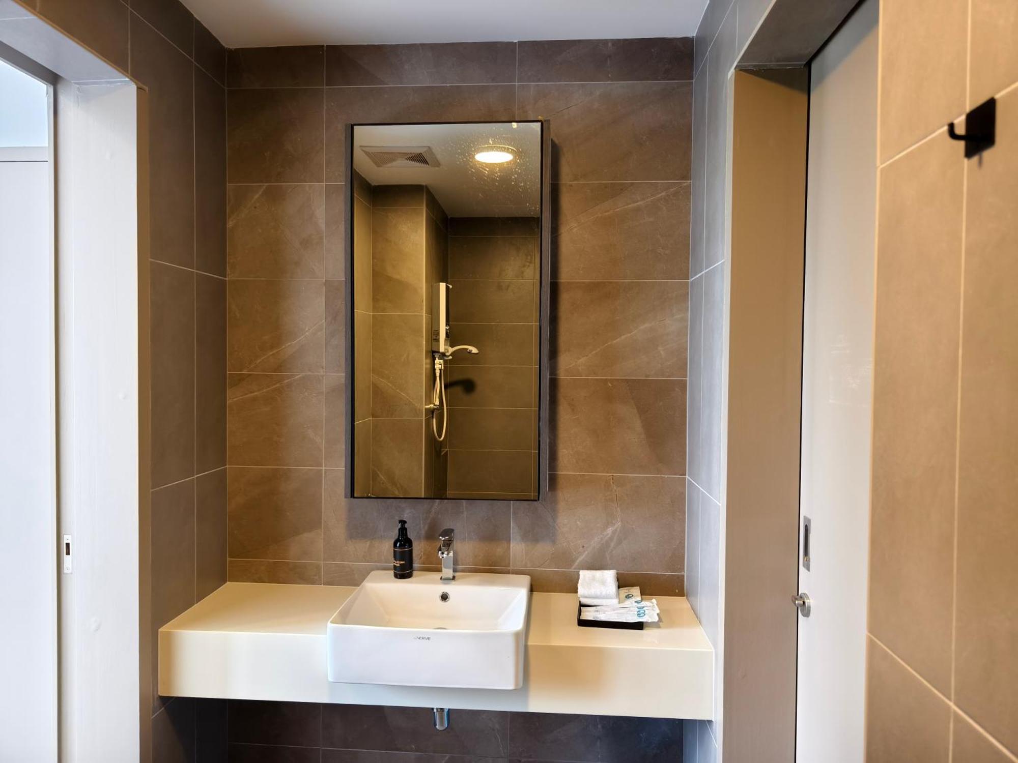 Mossaz Suites Empire City By Starwood Petaling Jaya Exteriör bild