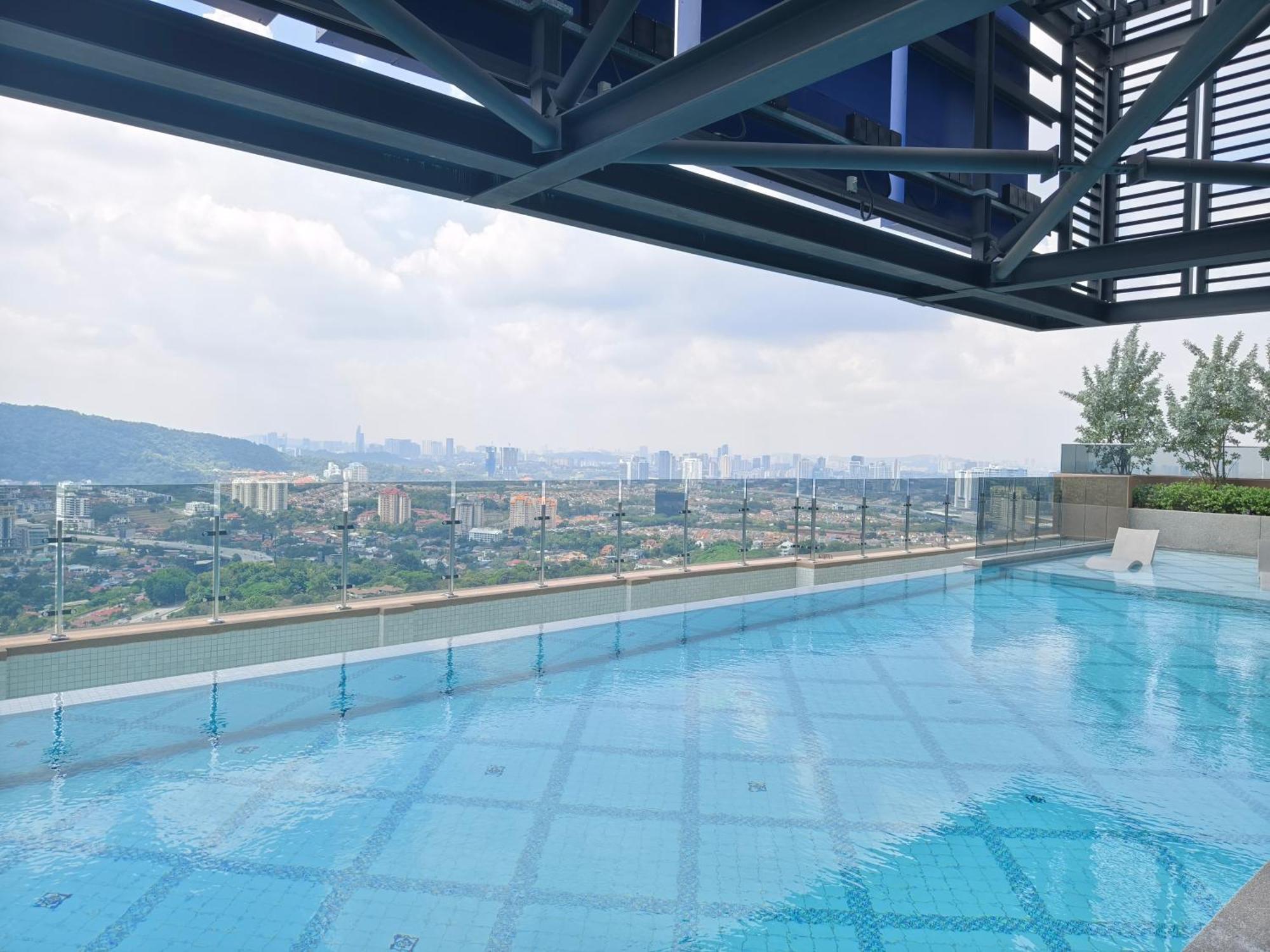 Mossaz Suites Empire City By Starwood Petaling Jaya Exteriör bild