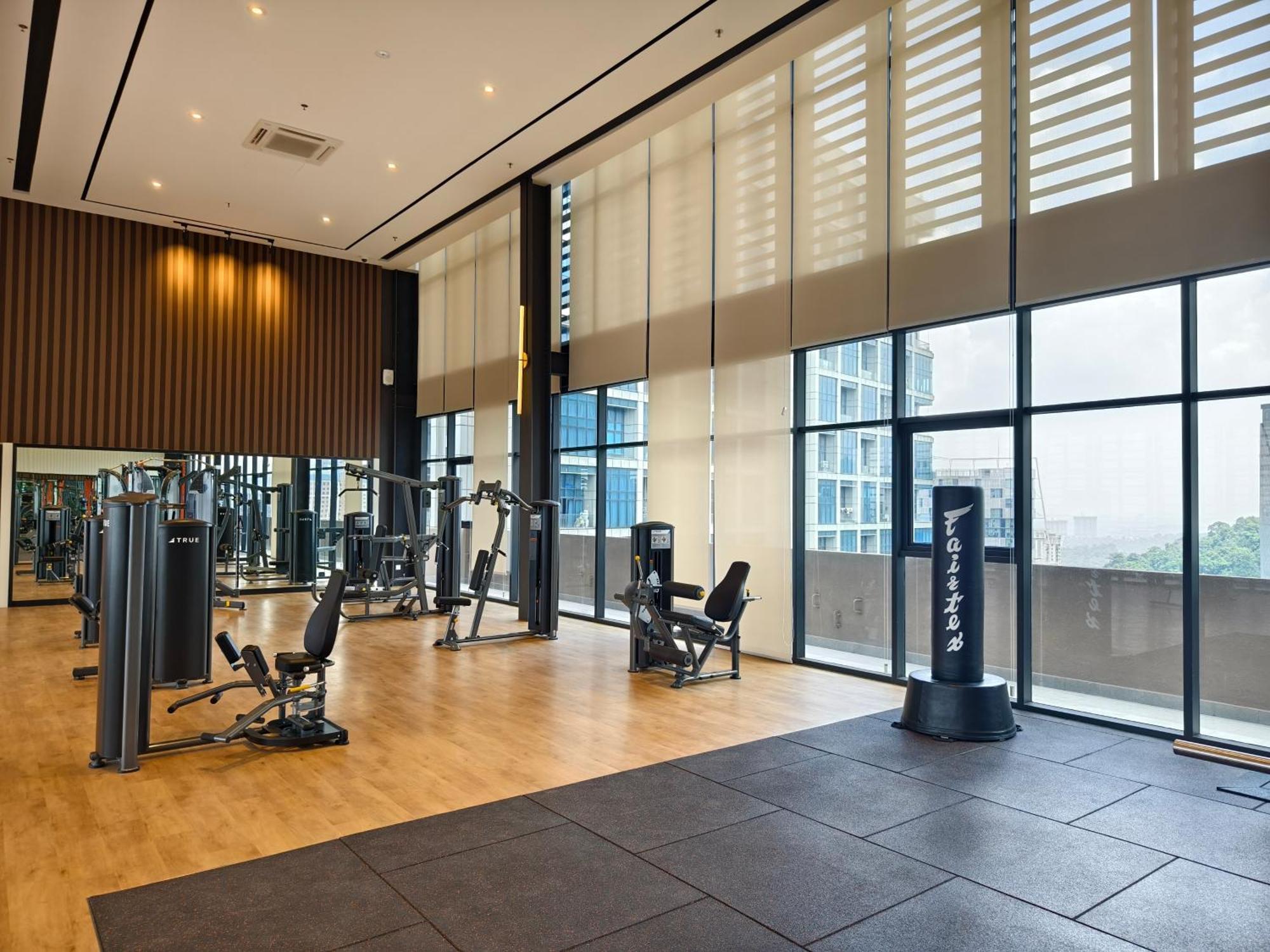 Mossaz Suites Empire City By Starwood Petaling Jaya Exteriör bild