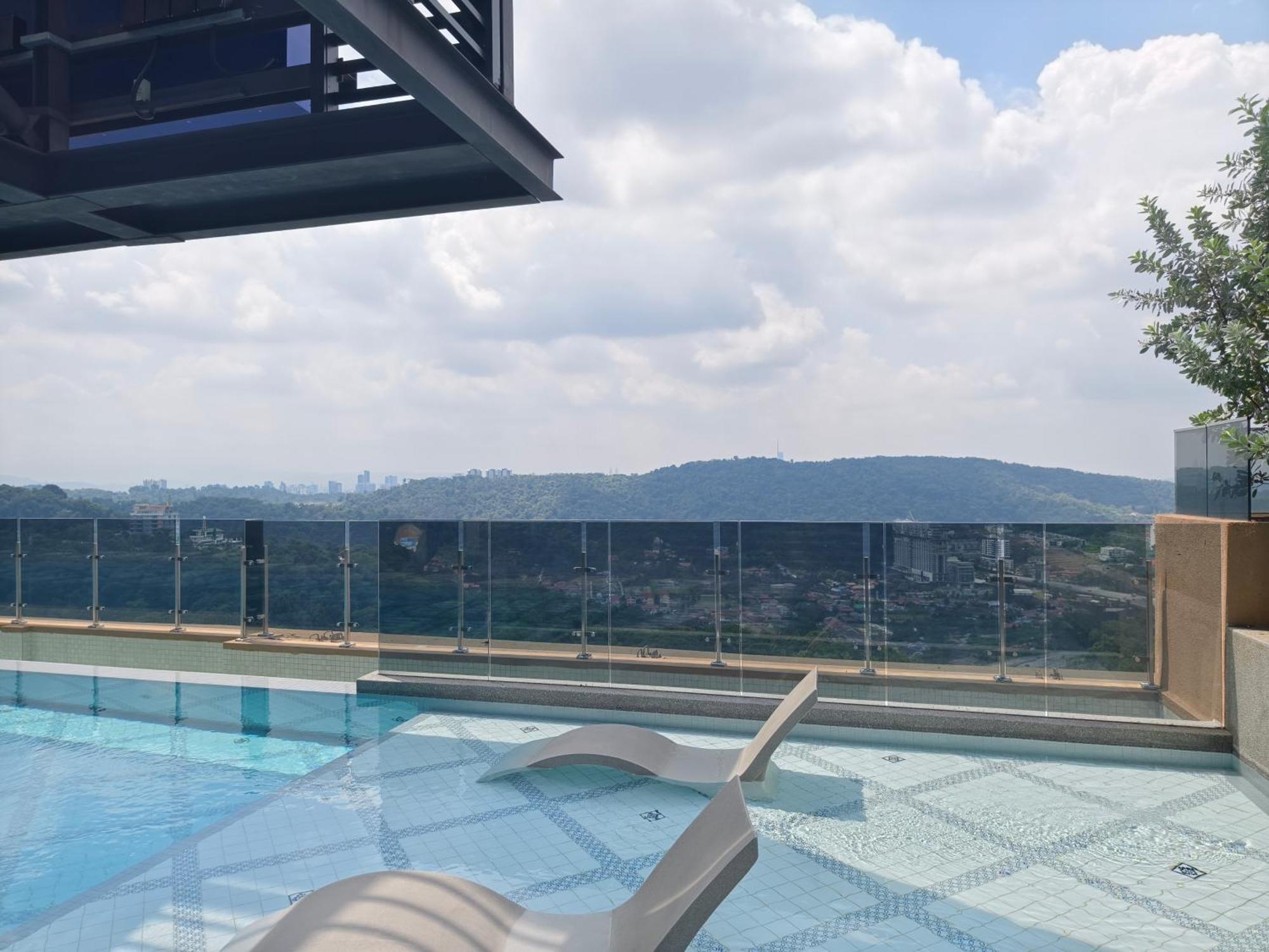 Mossaz Suites Empire City By Starwood Petaling Jaya Exteriör bild
